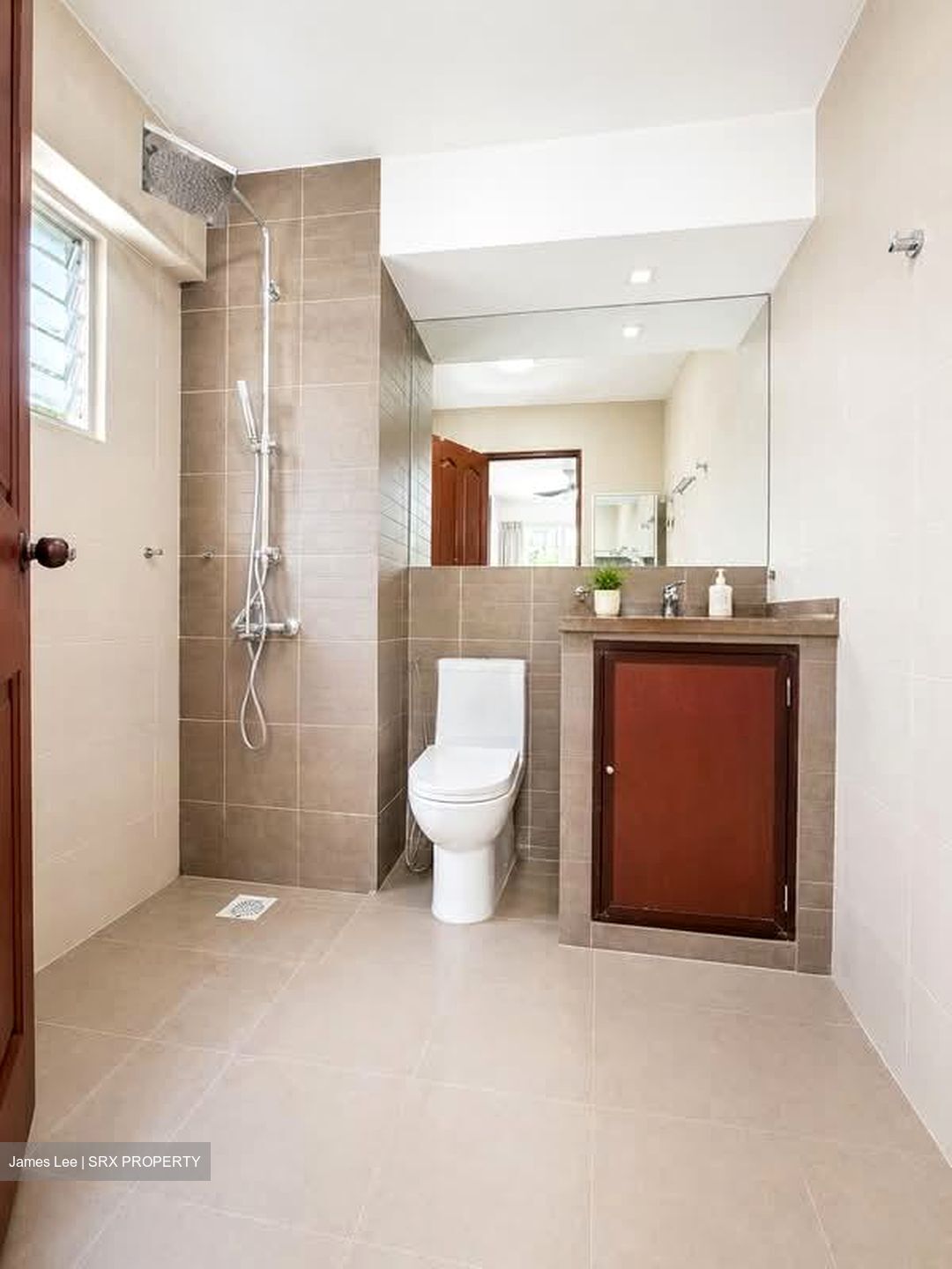 Melville Park (D18), Condominium #559930241
